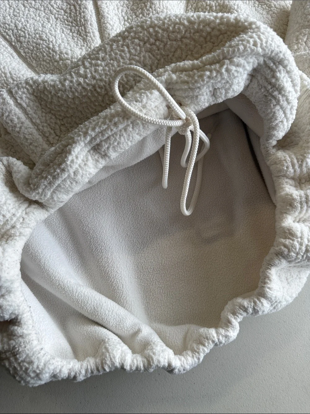 Alo Yoga Cozy Sherpa Half-Zip Jacket in Ivory